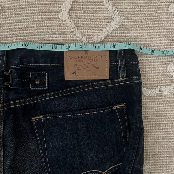 American Eagle Outfitters Men's Relaxed Jeans - Dark Blue button fly - Picture 4 of 5